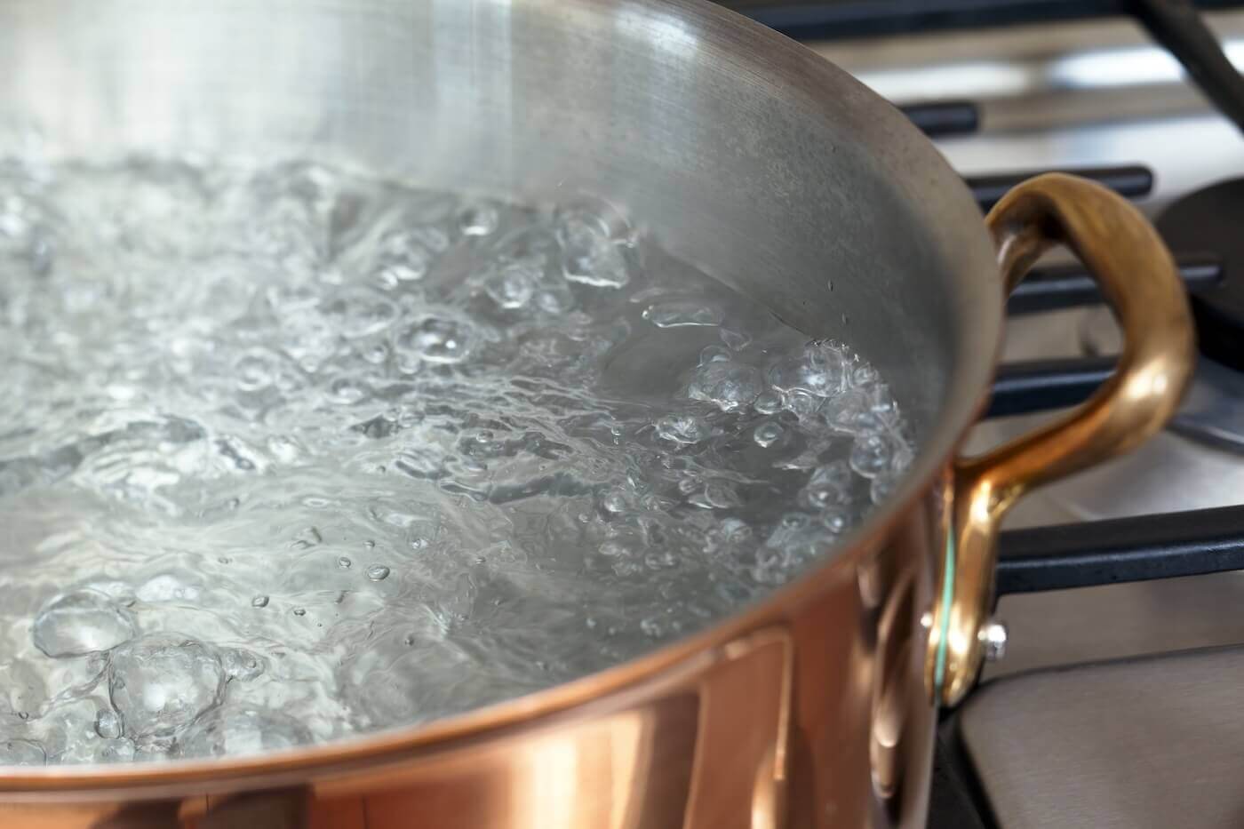 The Difference Between Poaching, Simmering, and Boiling - Escoffier Online