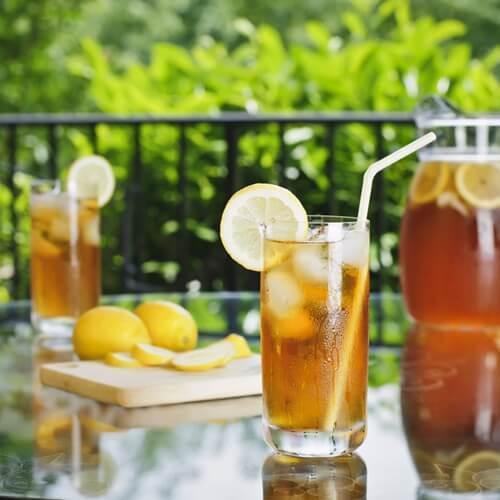 https://www.escoffieronline.com/wp-content/uploads/sun-tea-is-a-great-beverage-you-can-make-on-your-own_1107_40082471_1_14115538_500.jpg